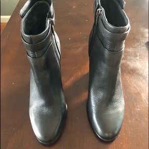 Authentic Vince Camino black leather booties